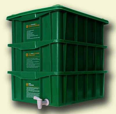 Você sabe como fazer uma caixa de compostagem de minhocas em casa?